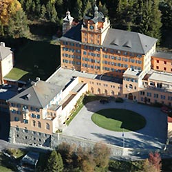 Lyceum Alpinum Zuoz Swiss International Boarding School, Люцеум Альпинум Цоуз - частная школа пансион в Швейцарии